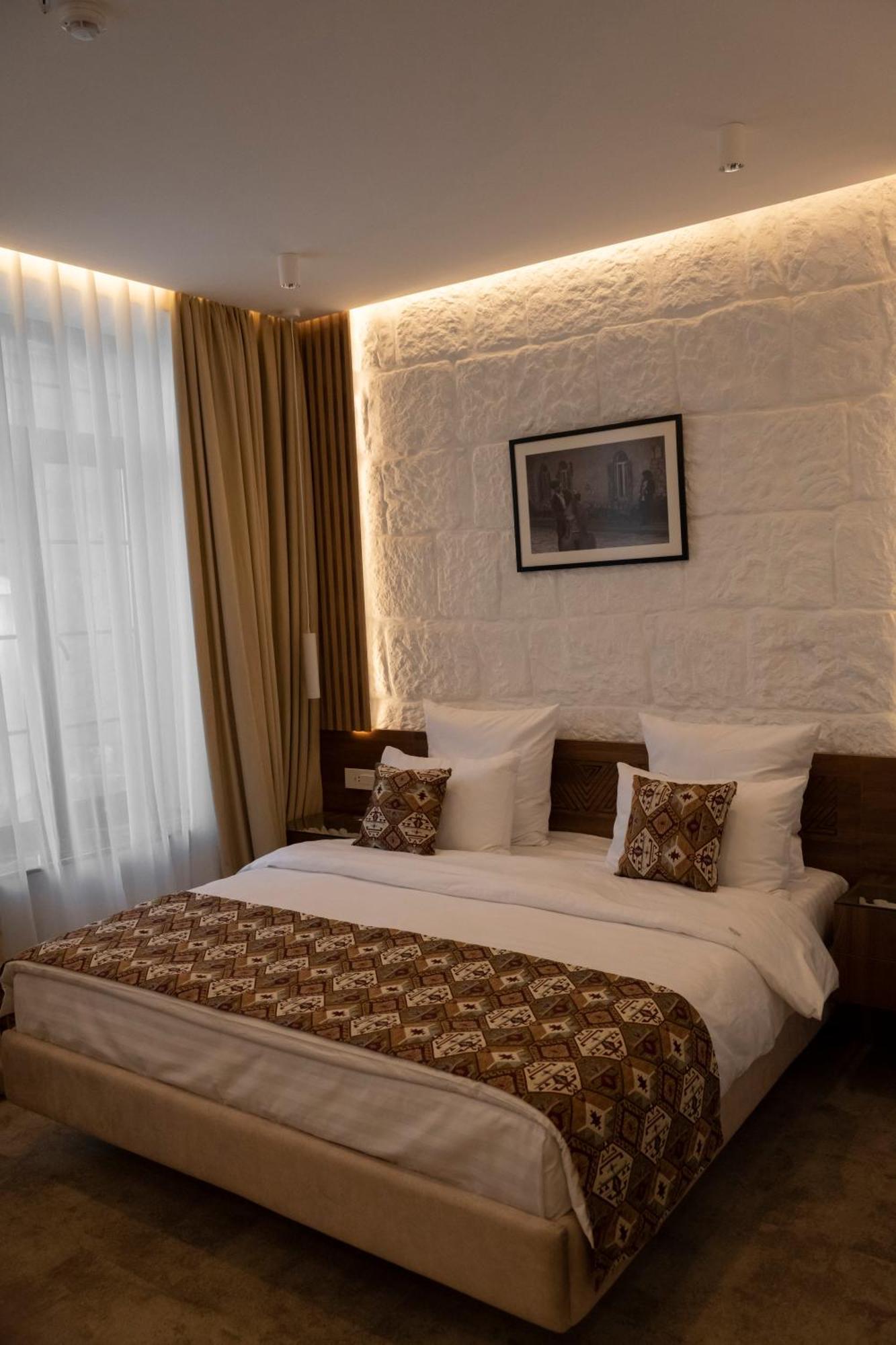 Jazz Hotel Гюмри Екстериор снимка
